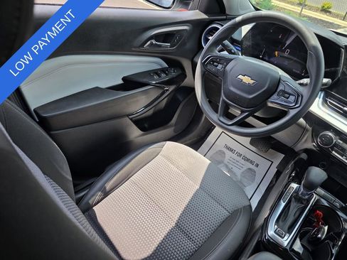 Used 2024 Chevrolet Trax LT FWD image 27