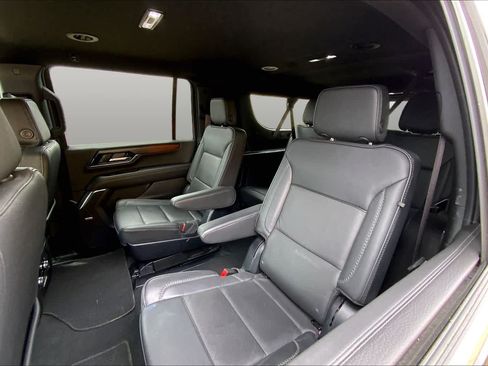 Used 2025 GMC Yukon XL Denali AWD/4WD image 21