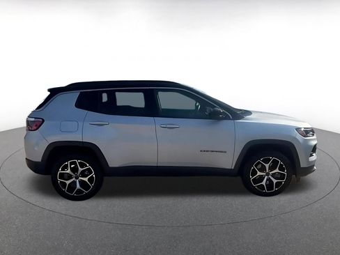 Used 2025 Jeep Compass Limited AWD/4WD image 16