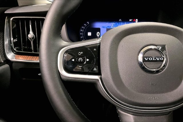 Certified 2026 Volvo V60 B5 Cross Country Plus AWD/4WD image 21