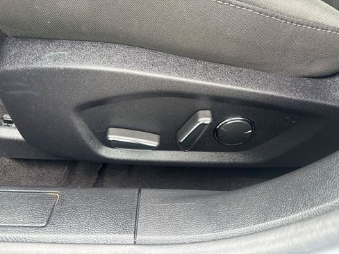 Used 2019 Ford Fusion SE FWD image 10