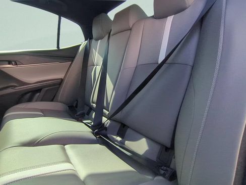 Used 2025 Toyota Camry SE w/ Convenience Package FWD image 9