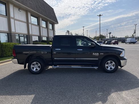 Used 2019 RAM 1500 Classic SLT w/ SLT Plus D←cor Group AWD/4WD image 2