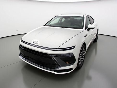 Used 2025 Hyundai Sonata SEL image 3