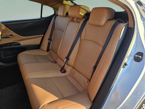 Used 2024 Lexus ES 350 w/ Premium Package FWD image 22