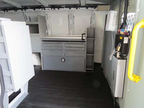 Used 2016 Chevrolet Express 3500 image 95