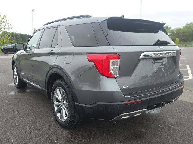 Used 2023 Ford Explorer XLT w/ Equipment Group 202A AWD/4WD image 14