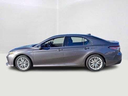 Certified 2019 Toyota Camry XLE image 10