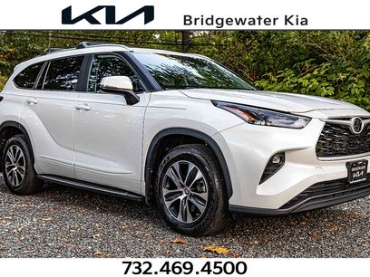 Used 2023 Toyota Highlander AWD