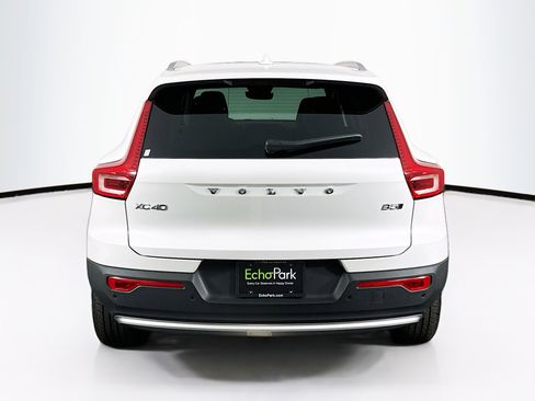 Used 2025 Volvo XC40 B5 Plus image 7