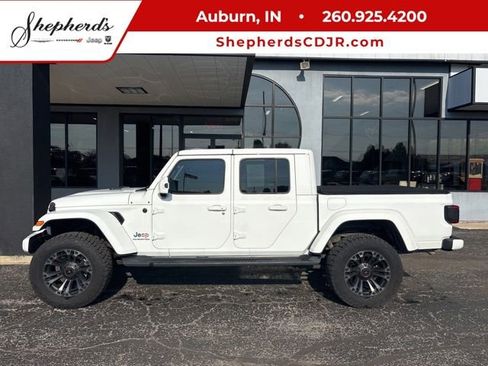 Used 2021 Jeep Gladiator Overland AWD/4WD image 1