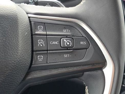 Used 2024 Jeep Grand Cherokee L Laredo image 19