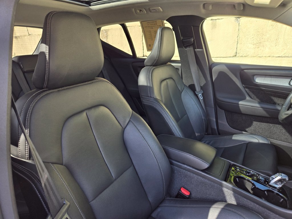 Used 2024 Volvo XC40 B5 Plus w/ Protection Package Premier AWD/4WD image 51