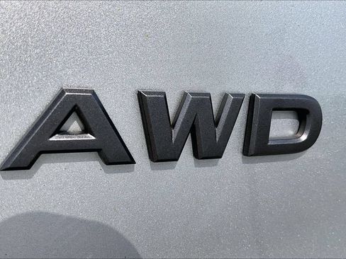 Used 2024 Nissan Rogue S AWD/4WD image 8