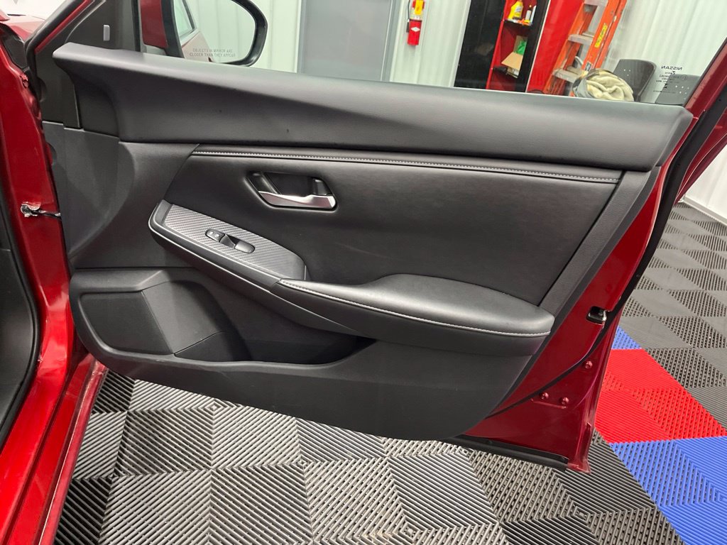 Used 2024 Nissan Sentra SV FWD image 11