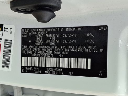 Used 2023 Toyota Highlander XLE image 27