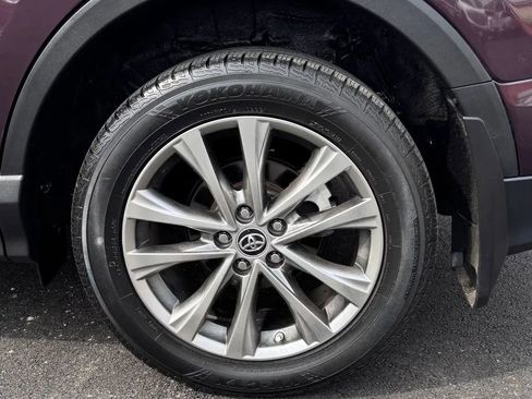 Used 2017 Toyota RAV4 Limited image 7