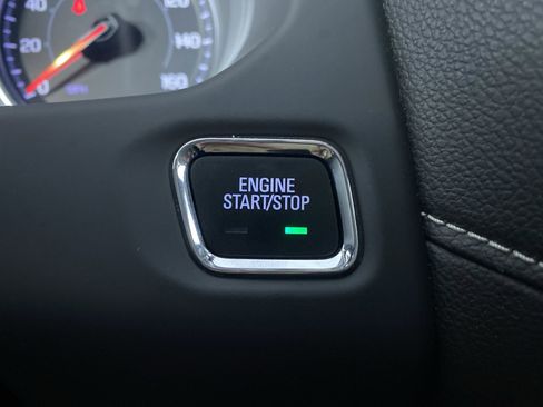 Certified 2023 GMC Acadia SLE w/ Driver Convenience Package image 8