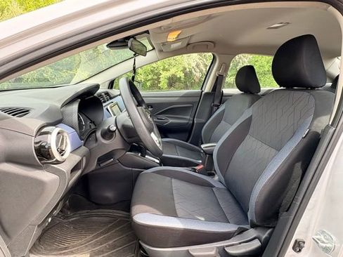 Used 2023 Nissan Versa SV FWD image 9