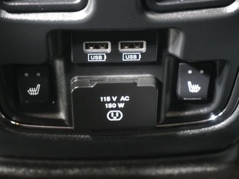 Used 2018 Jeep Grand Cherokee Overland image 13