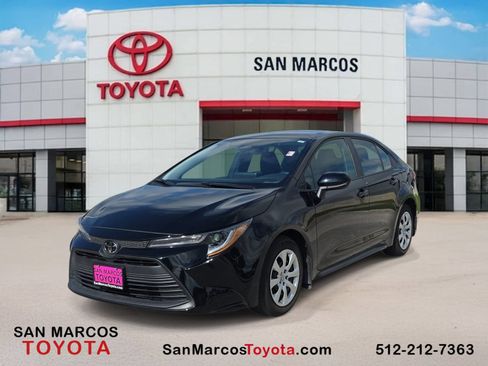 Used 2025 Toyota Corolla LE FWD image 1