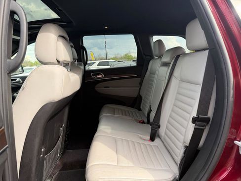 Used 2018 Jeep Grand Cherokee Limited image 17
