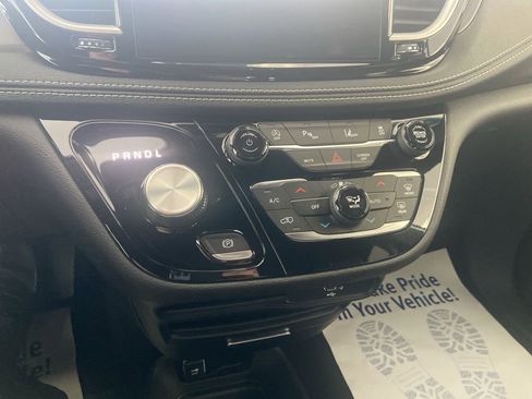 New 2026 Chrysler Pacifica Select image 32