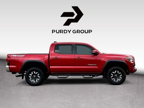 Used 2019 Toyota Tacoma TRD Off-Road AWD/4WD image 9