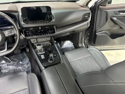 Used 2023 Nissan Rogue Platinum w/ Platinum Premium Package AWD/4WD image 24