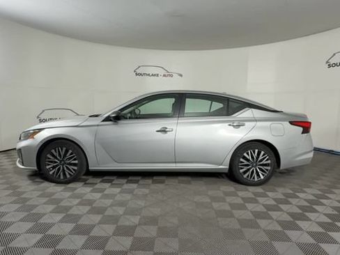 Used 2024 Nissan Altima 2.5 SV FWD image 6