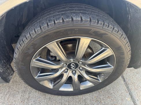 Used 2017 INFINITI QX80 Signature Edition RWD image 12