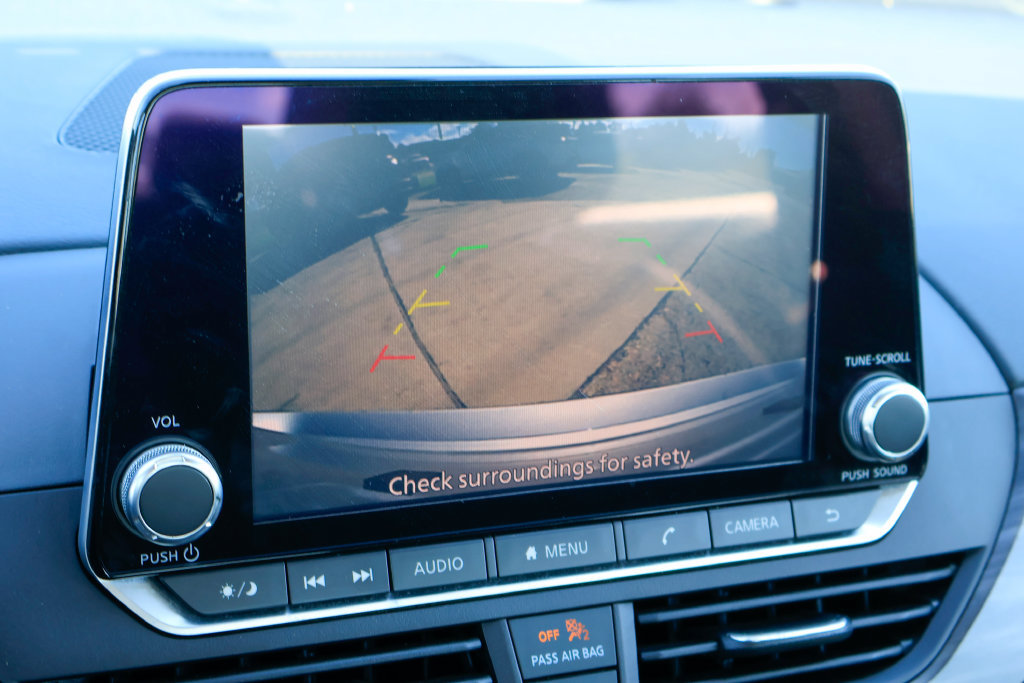 Used 2024 Nissan Altima 2.5 SV FWD image 4