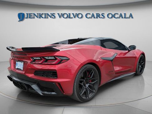 Used 2023 Chevrolet Corvette Z06 RWD image 3