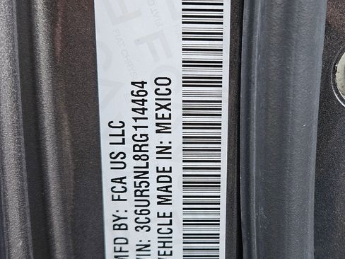 Used 2024 RAM 2500 Laramie w/ Night Edition image 38