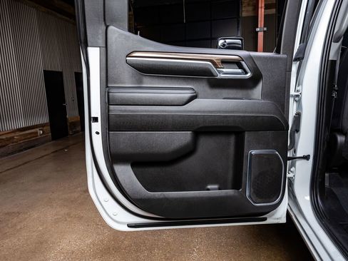 Used 2023 Chevrolet Silverado 1500 LT w/ Z71 Off-Road Package image 37