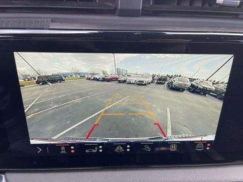 Used 2024 GMC Sierra 2500 AT4 w/ AT4 Premium Plus Package AWD/4WD image 17