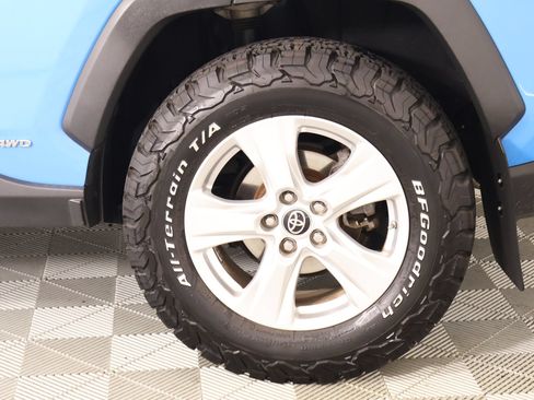 Used 2021 Toyota RAV4 LE AWD/4WD image 17