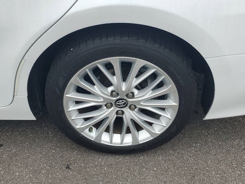 Used 2018 Toyota Camry L image 38