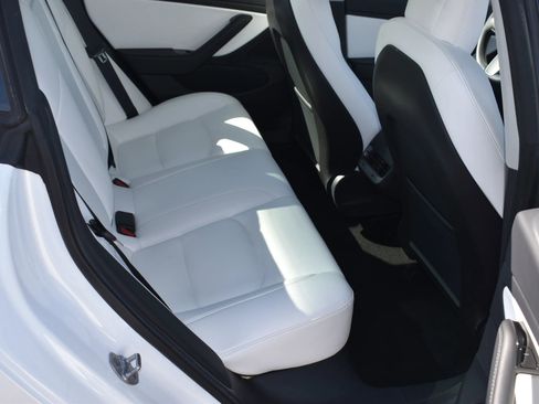 Used 2020 Tesla Model 3 Standard Range Plus image 15