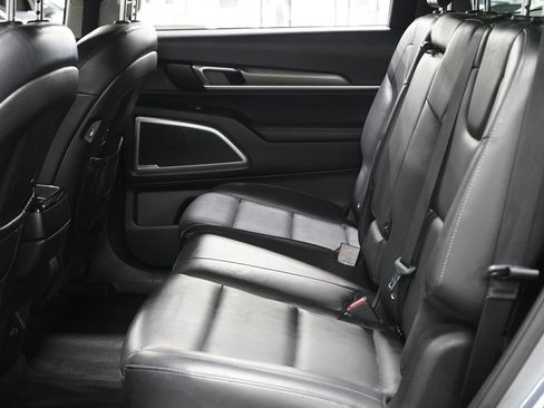 Used 2021 Kia Telluride LX FWD image 25
