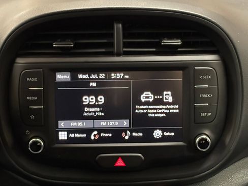 Used 2025 Kia Soul LX w/ LX Technology Package FWD image 16