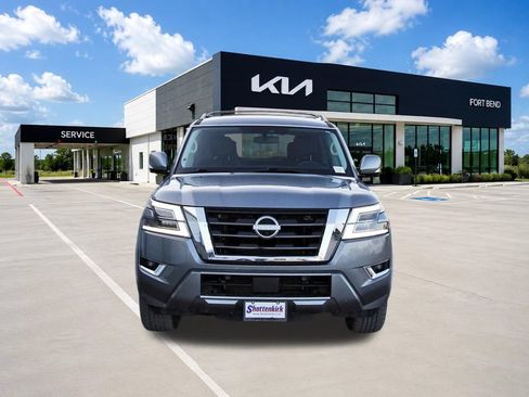 Used 2021 Nissan Armada SL w/ Captain's Chairs Package RWD image 2