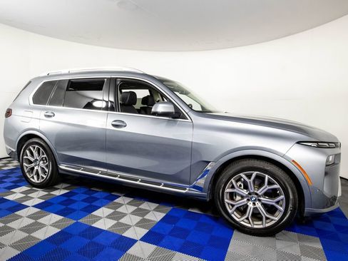 Used 2024 BMW X7 xDrive40i AWD/4WD image 3
