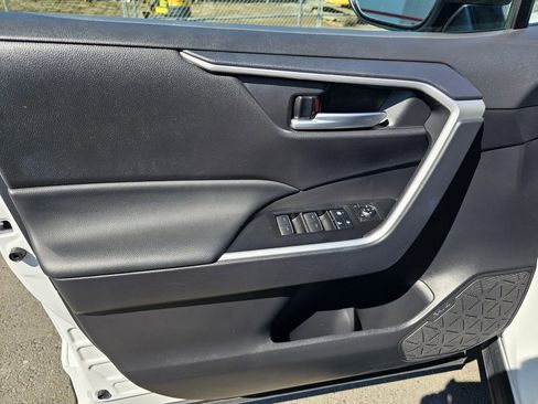 Certified 2025 Toyota RAV4 XLE w/ Convenience Package image 22