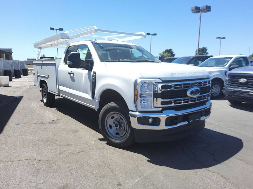 New 2026 Ford F350 XL w/ XL Chrome Package AWD/4WD image 4