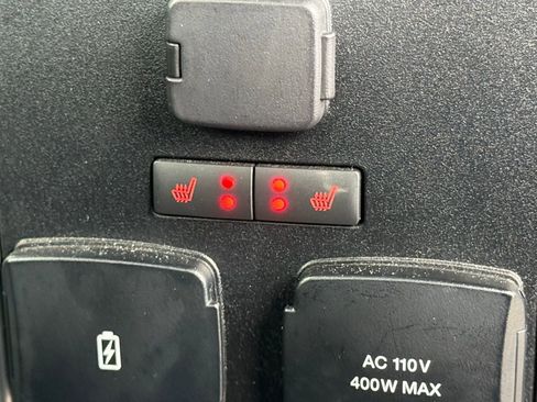 Used 2019 Ford F150 Platinum w/ Equipment Group 701A Luxury image 16