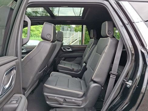 Used 2023 Chevrolet Tahoe Premier AWD/4WD image 10
