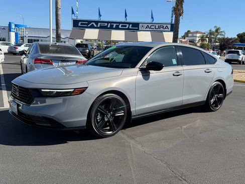 Used 2025 Honda Accord Sport image 4