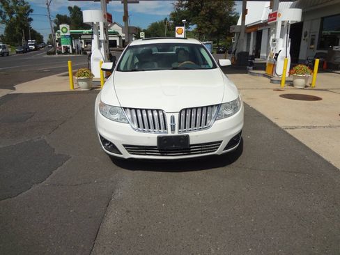 Used 2010 Lincoln MKS AWD image 7