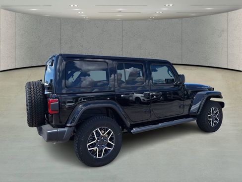 New 2025 Jeep Wrangler Unlimited Sahara AWD/4WD image 5